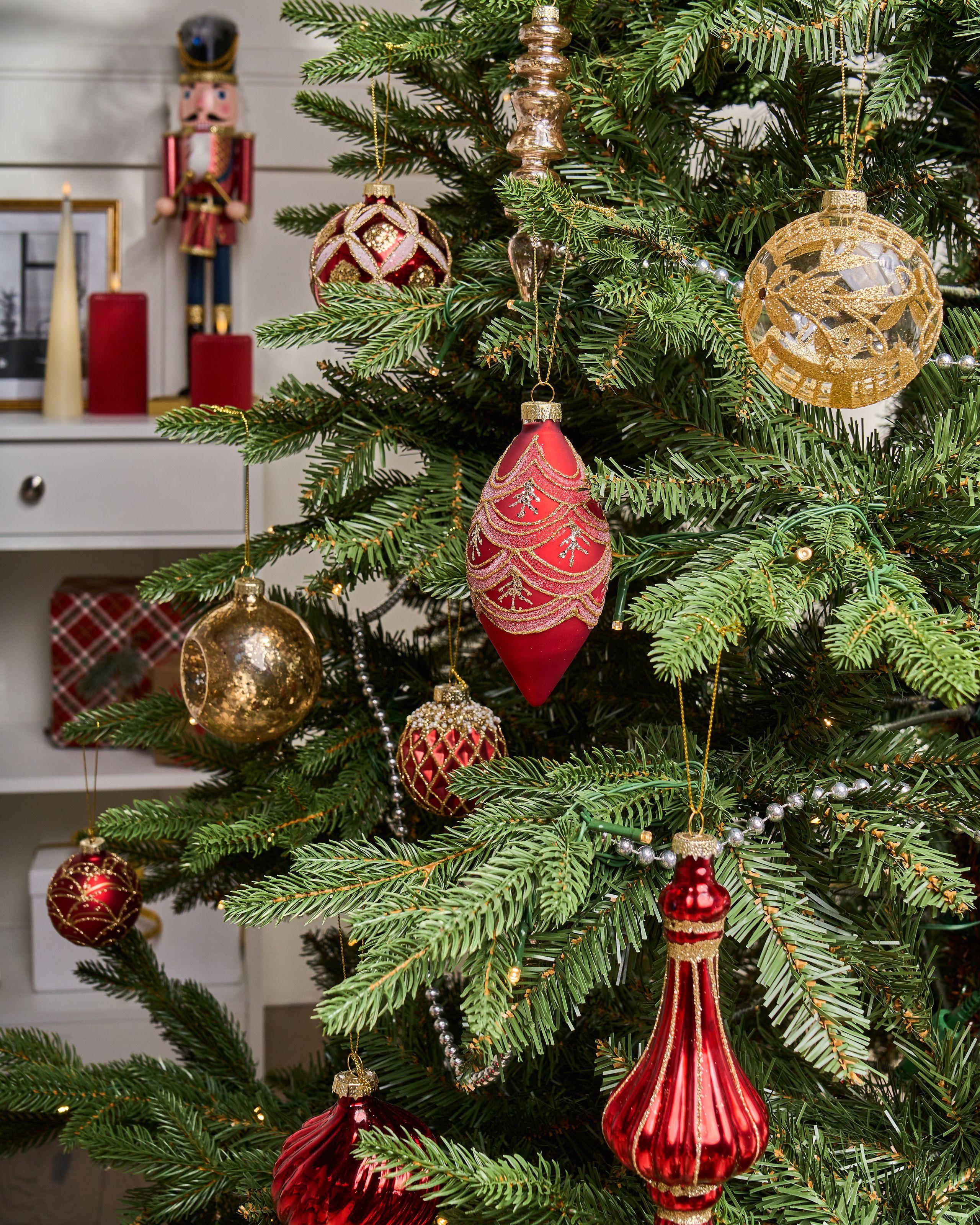 Beliani Weihnachtskugel 50er Set aus Glas Glamourös SPARKLE  