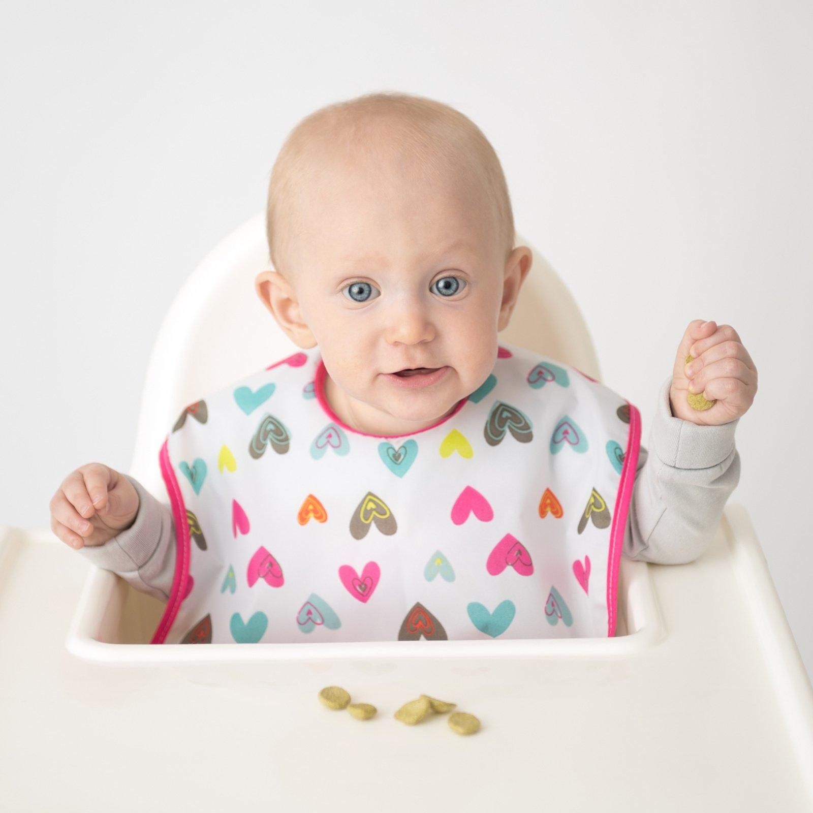 Kushies  Lätzchen ohne Ärmel CleanBib Herz & Chevron 