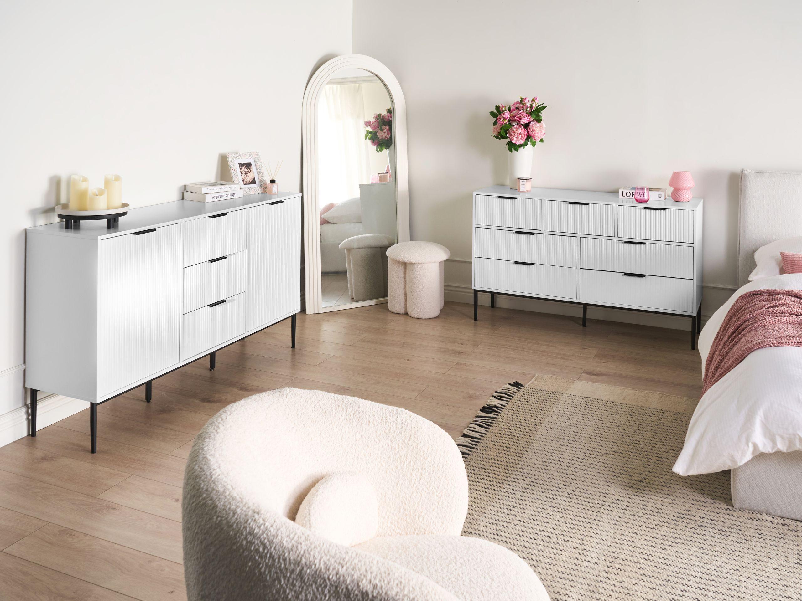 Beliani Commode 2 portes en MDF Moderne LEDUC  