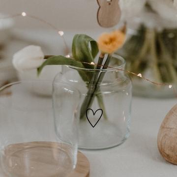Petit vase en verre décoré cœur
