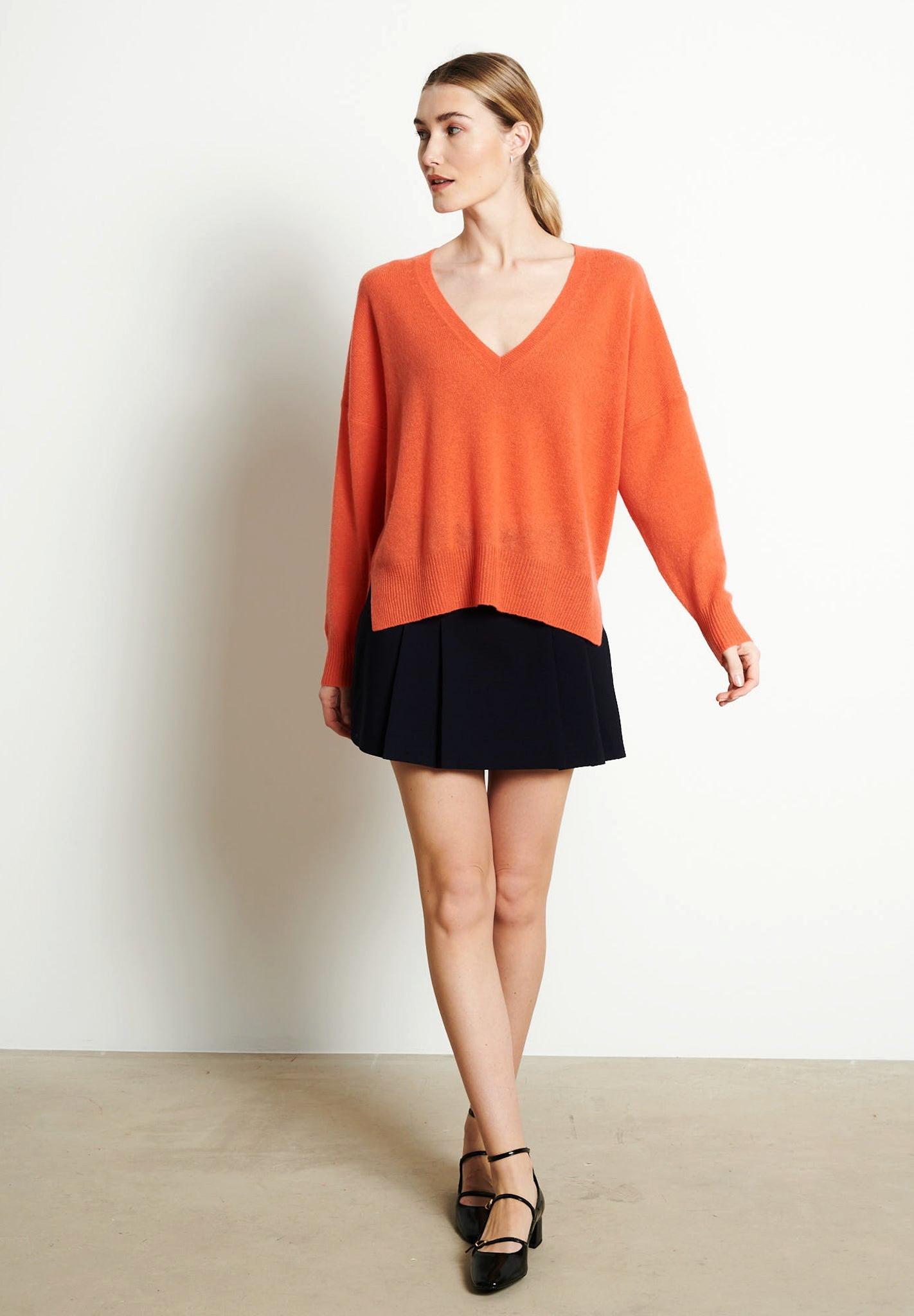 Studio Cashmere8  RIA 3 Maglia profonda oversize con scollo a V - 100% cashmere 