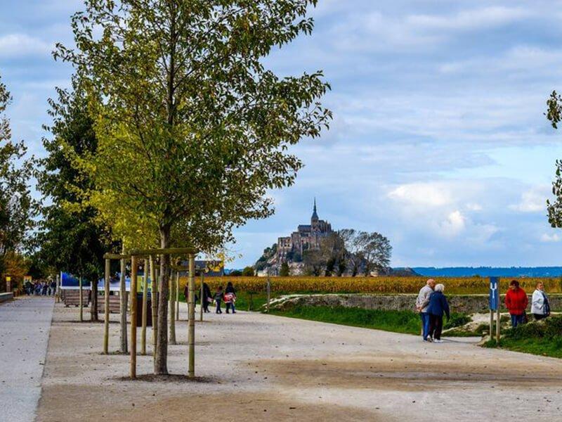 Smartbox  Visite guidée de 2h pour 2 du mont Saint-Michel, son abbaye et son village médiéval - Coffret Cadeau 