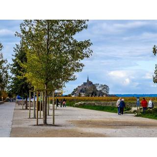 Smartbox  Visite guidée de 2h pour 2 du mont Saint-Michel, son abbaye et son village médiéval - Coffret Cadeau 