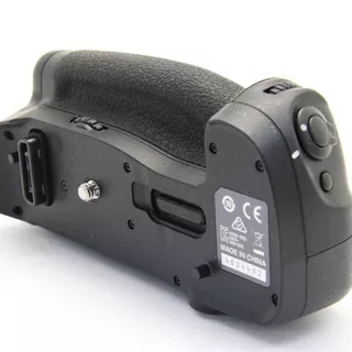 Nikon  Nikon MB-D18 Multi-Power Battery Pack 