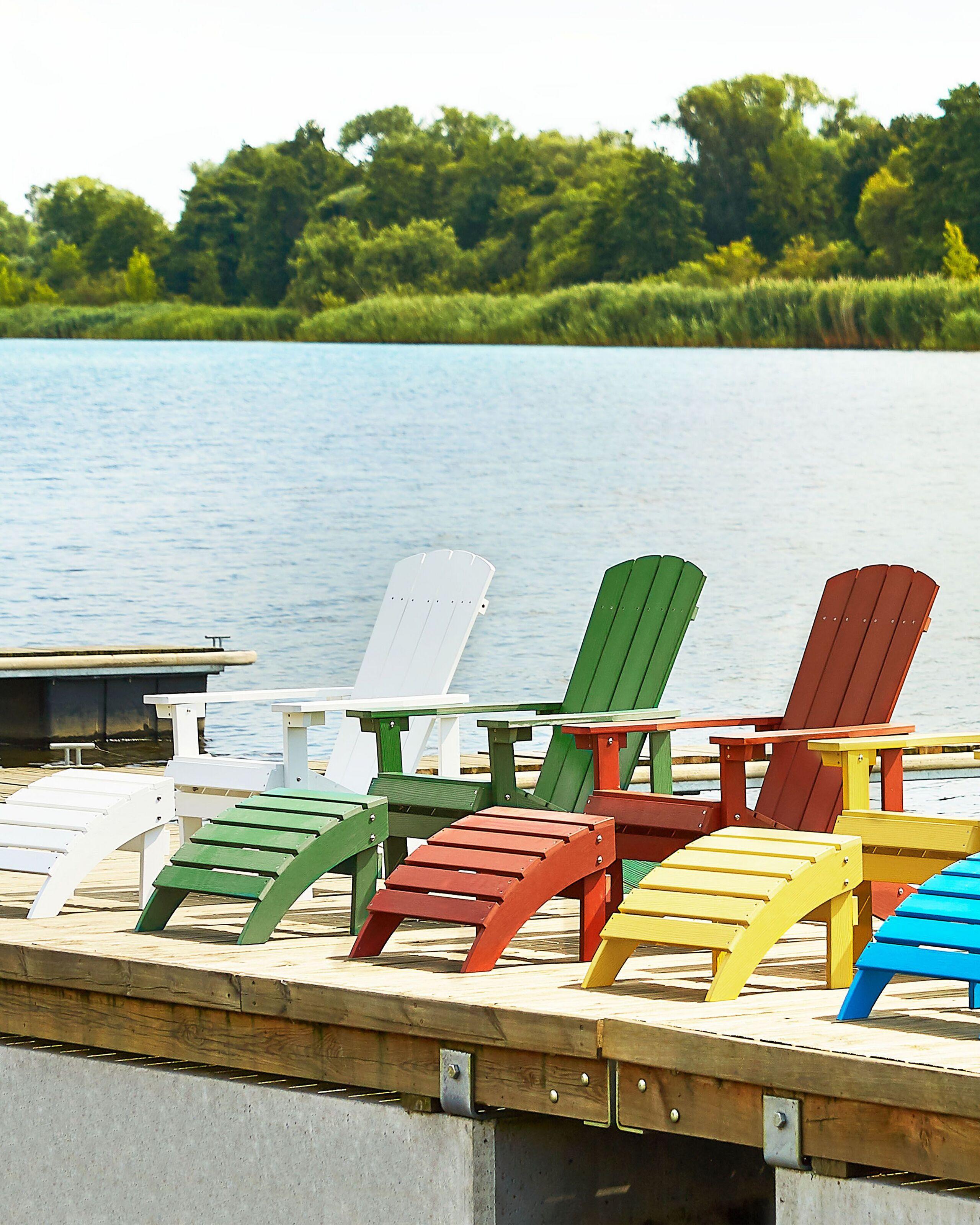 Beliani Stuhl mit Fusshocker aus Kunstholz Retro ADIRONDACK  