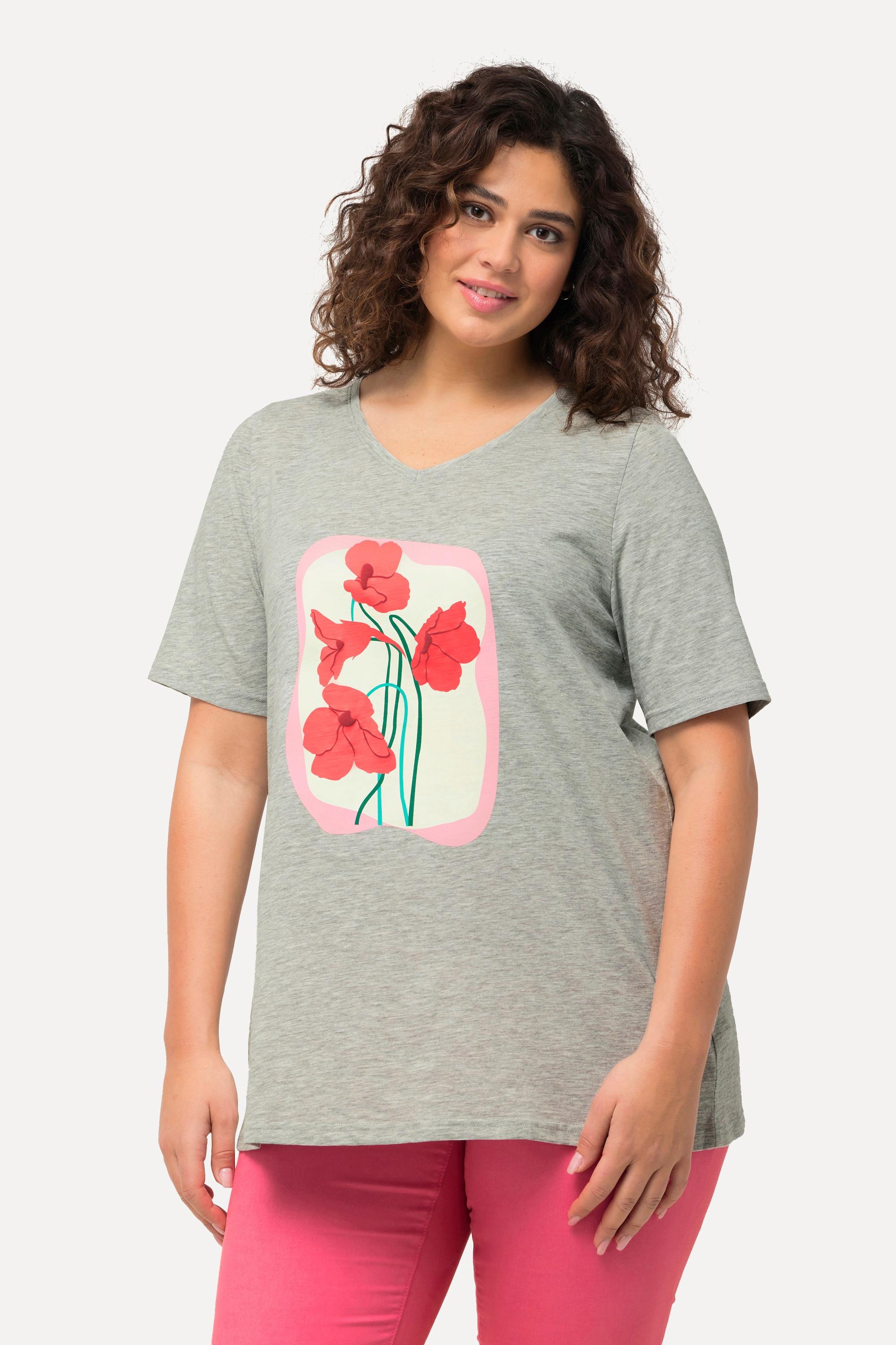 Ulla Popken  T-shirt dal taglio svasato con fiori, scollatura a V e mezze maniche 