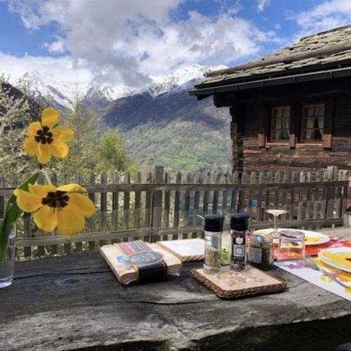 Image of Bergübernachtung Im Wallis - 2 Nächte Inkl. Frühstück Und Whirlpool (für 2 Personen) Unisex