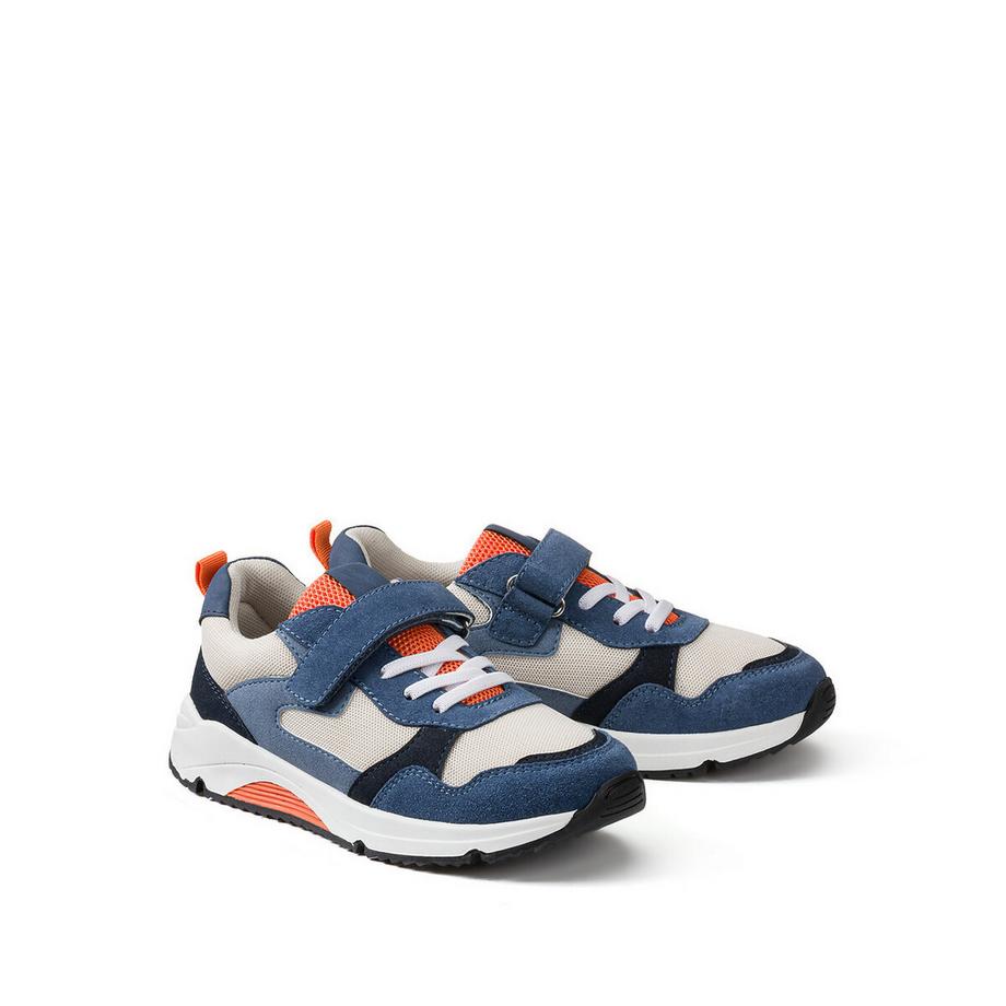 Sneakers mit elastischer Schnürung