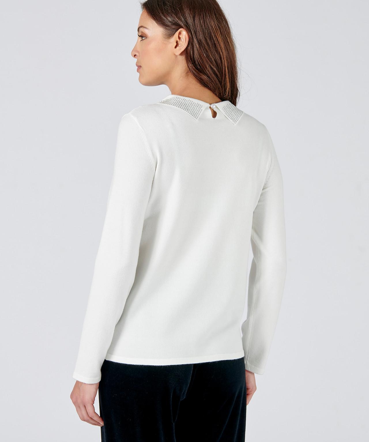 Damart  Pullover mit strassbesetztem Polokragen, lange Ärmel. 