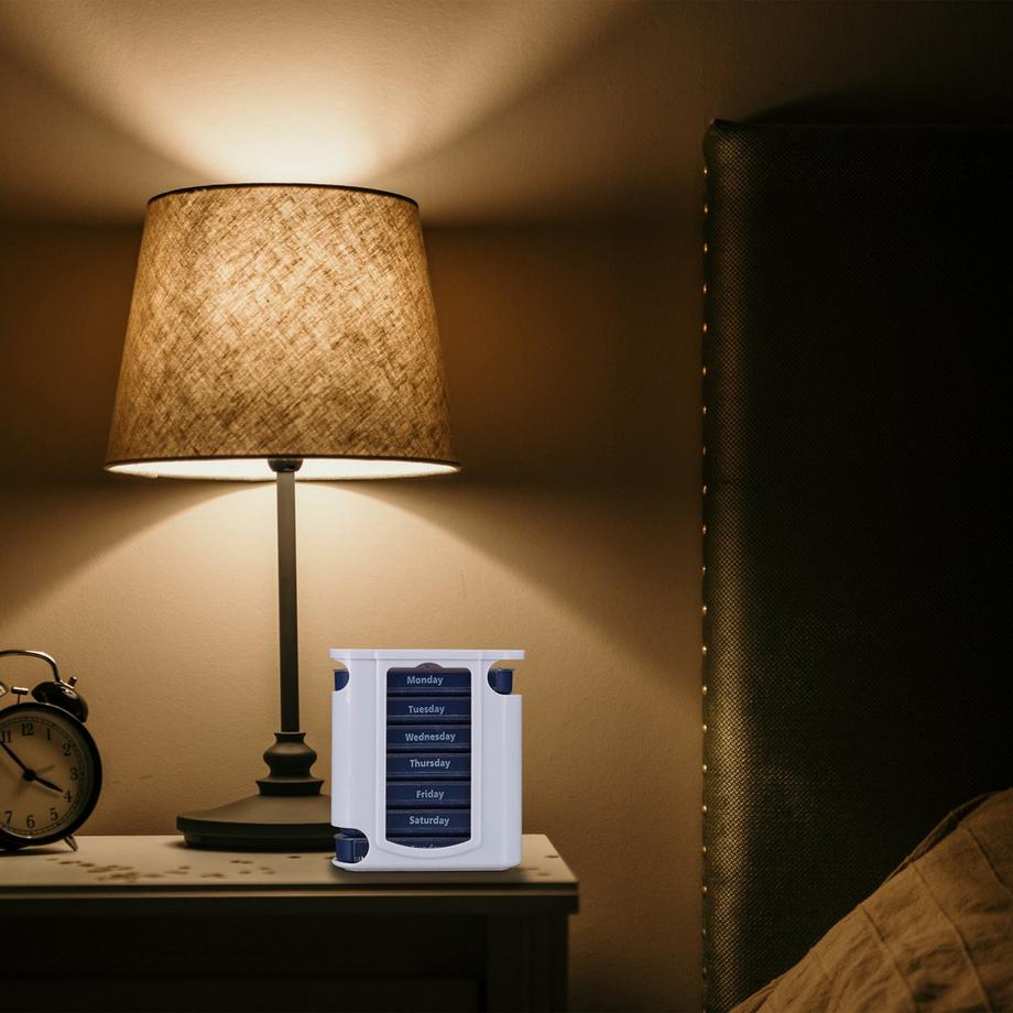 B2X Pillendose 7 Tage 4 Fächer Englisch  