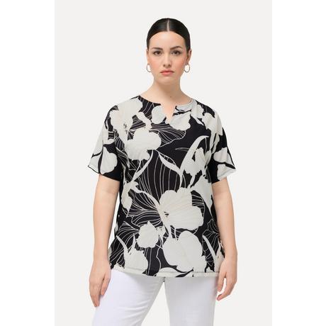 Ulla Popken  T-shirt dal taglio oversize con fiori, scollo a tunica e mezze maniche 