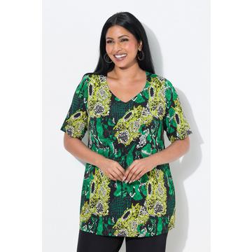 T-shirt au tombé fluide. Imprimé serpent. Décolleté cœur et manches courtes