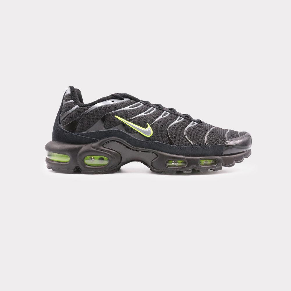 Image of Nike Air Max Plus - Black Volt Herren Antikes Silber 42