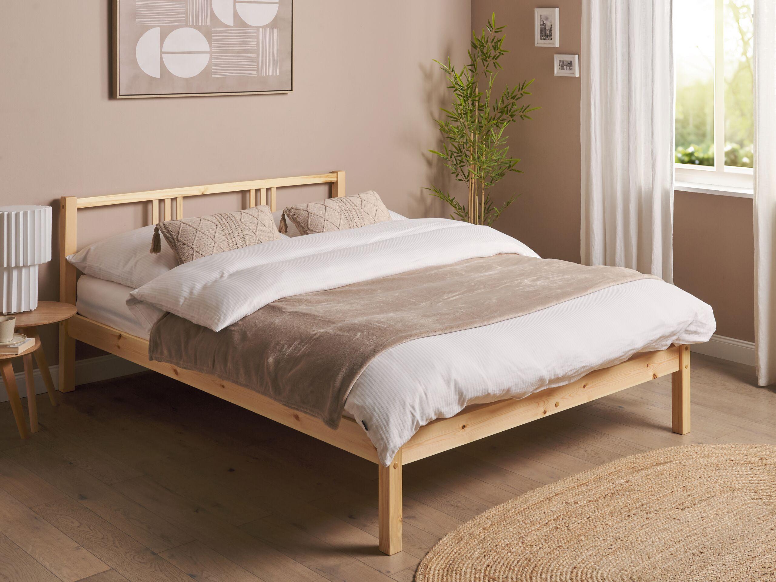 Beliani Letto con rete a doghe en Legno di pino Scandinavo VANNES  