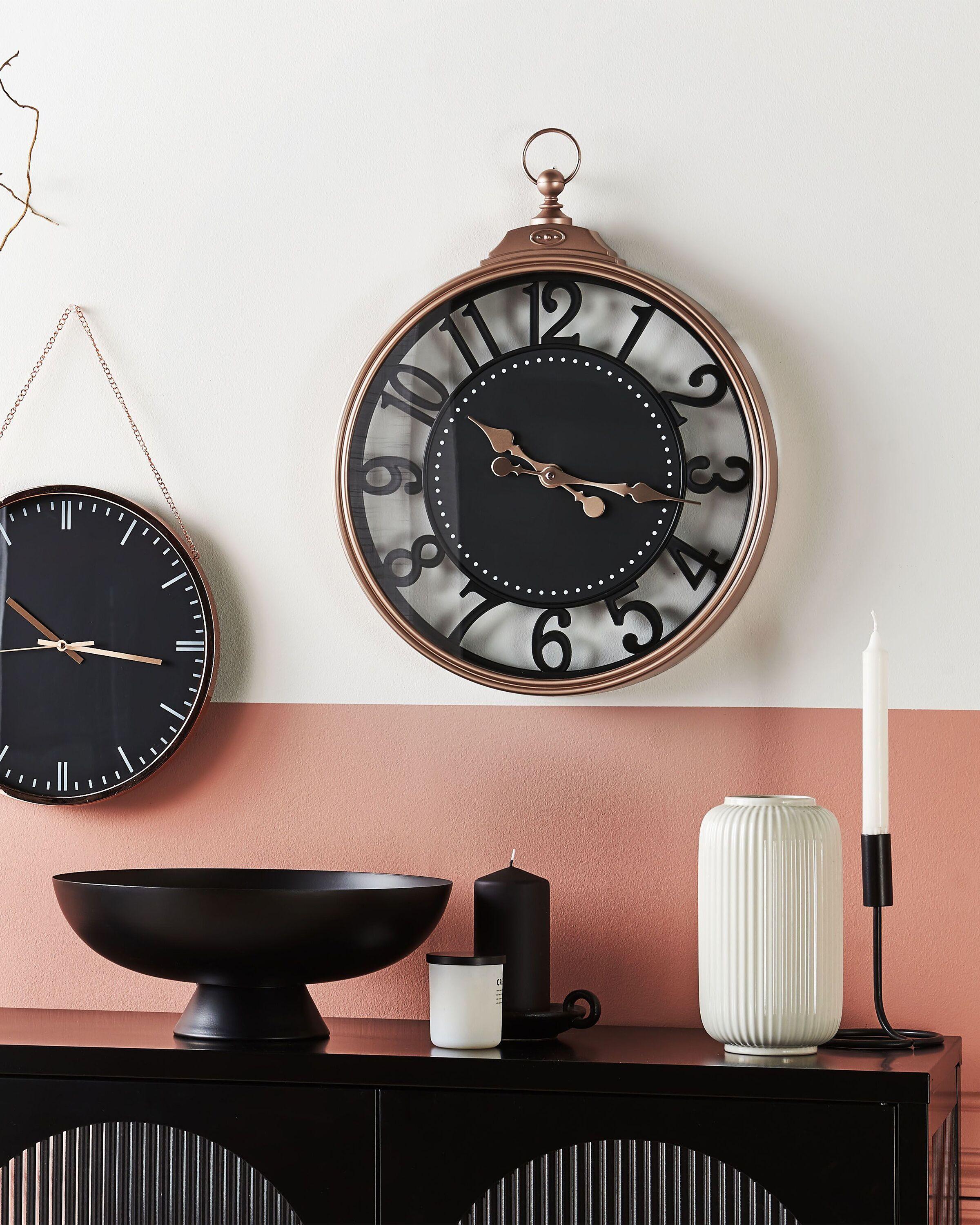 Beliani Wanduhr aus Kunststoff Klassisch ALLOZA  