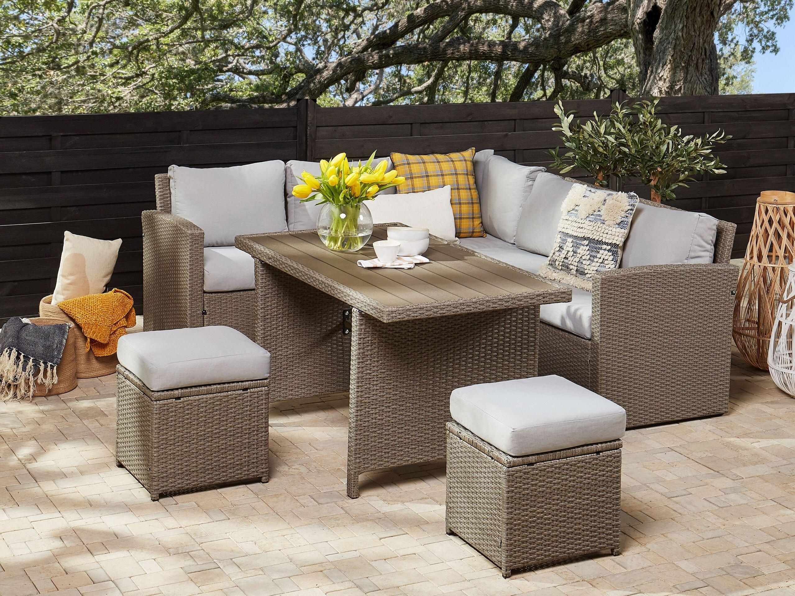 Beliani Lounge Set mit Tisch aus PE Rattan Retro BARDI  