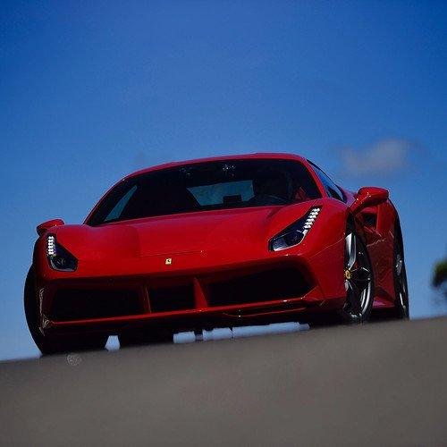 Image of Ferrari Fahren Mit Schloss Übernachtung (für 2 Personen) Unisex