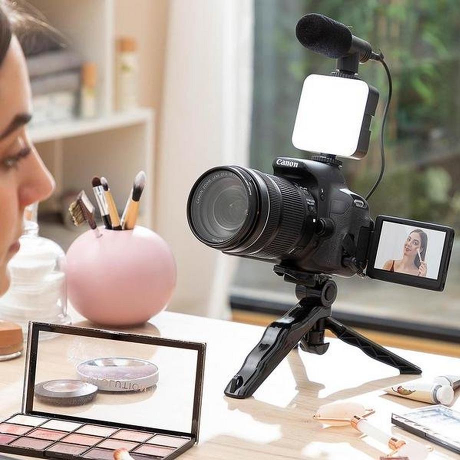 InnovaGoods  Vlog-Kit mit Lampe, Mikrofon und Fernbedienung 