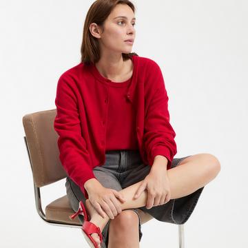 Strickjacke mit Rundhalsausschnitt aus feinem Strick aus 100% Wolle