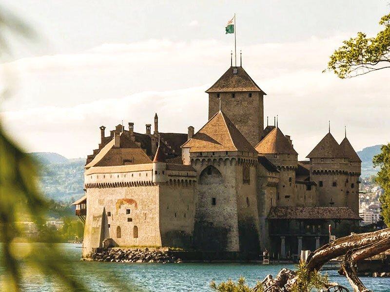 Smartbox  Séjour romantique au bord du lac Léman avec entrée au château de Chillon - Coffret Cadeau 