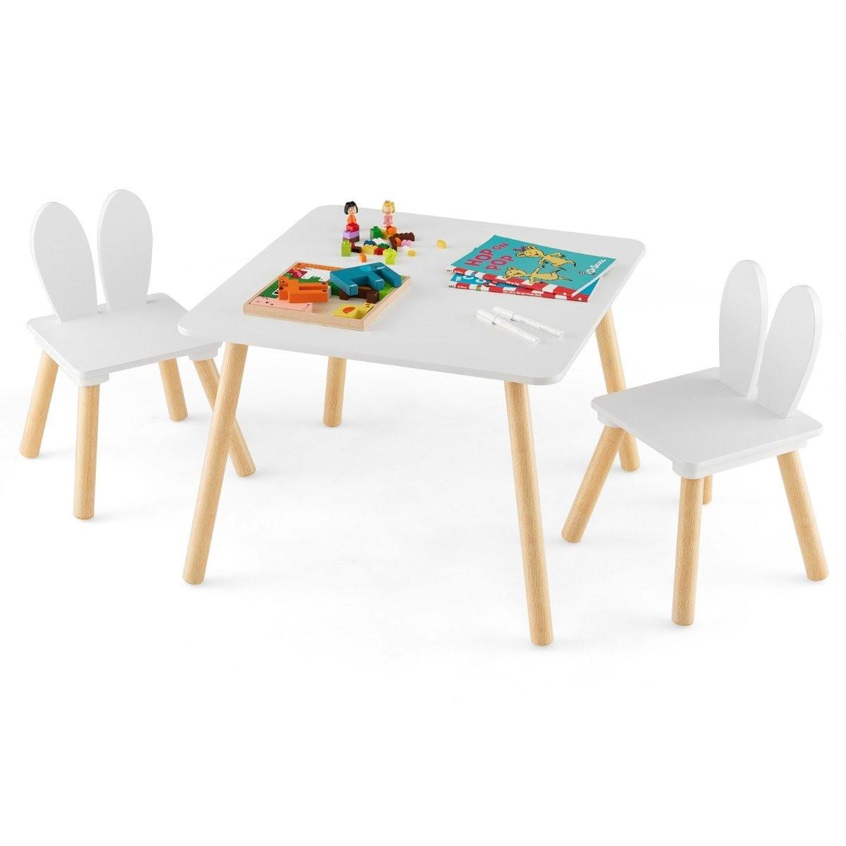 Northix  Table et 2 chaises pour enfants (ensemble 3 pièces). Ensemble de salon pour enfants avec pieds en bois massif et dossier en oreilles de lapin. 