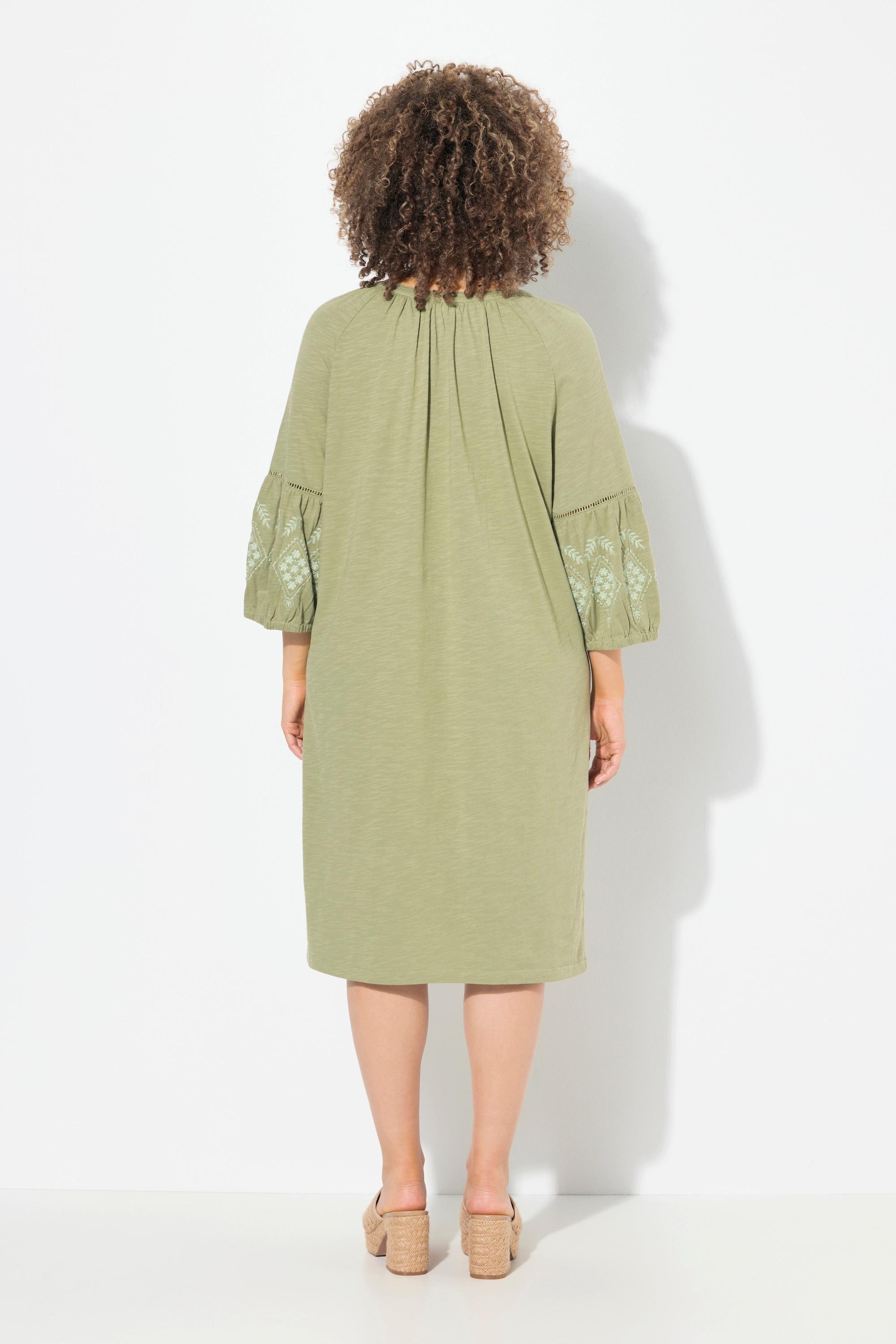 Ulla Popken Robe en jersey brodée coupe évasée col tunisien manches 3/4  