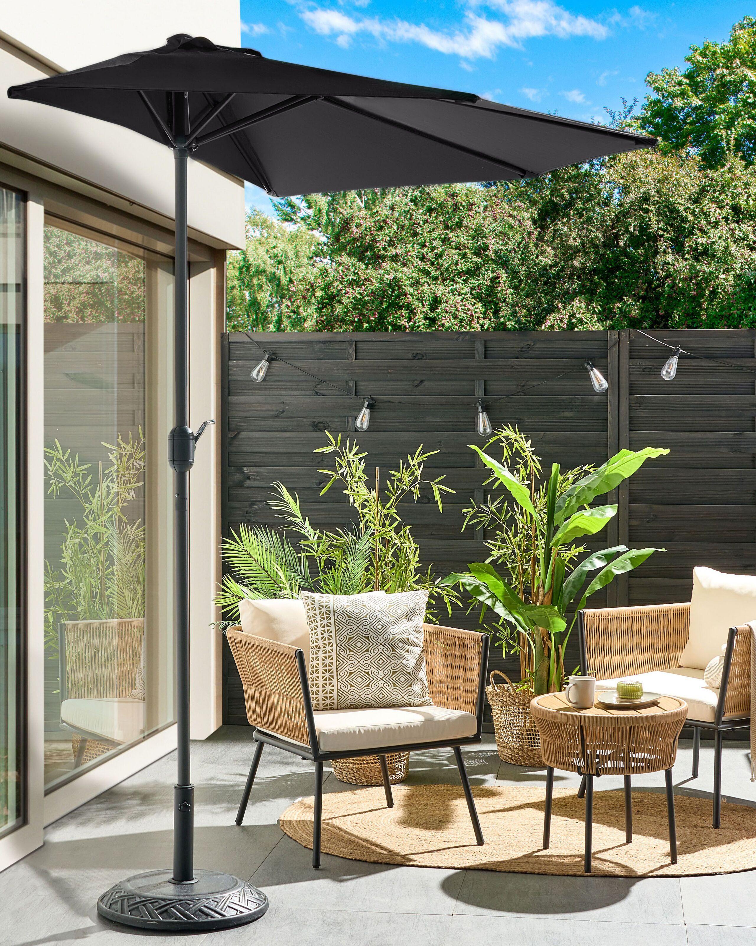 Beliani Halbrunder Sonnenschirm aus Stoff GALATI  