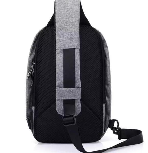 eStore  Sac à bandoulière / sac à bandoulière antivol avec prise USB - Noir 