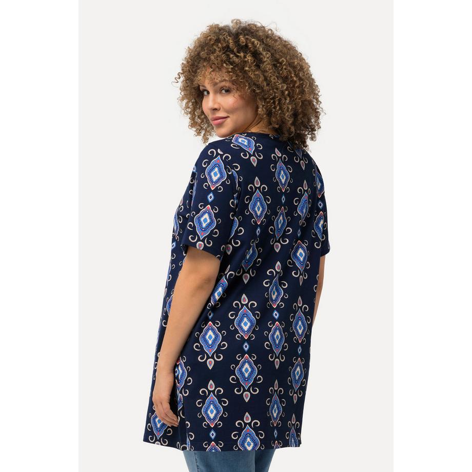 Ulla Popken T-shirt long Imprimé Graphique Rubans Fantaisie Col Rond Manches Courtes  