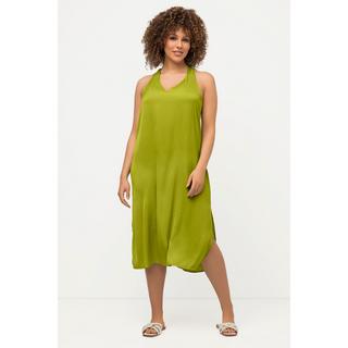 Ulla Popken  Robe midi sans manches. Silhouette en A, décolleté en V. 