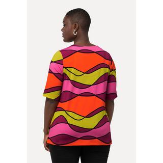 Ulla Popken  T-shirt en tissu fluide slinky à manches courtes et col V. Motif ondulé 