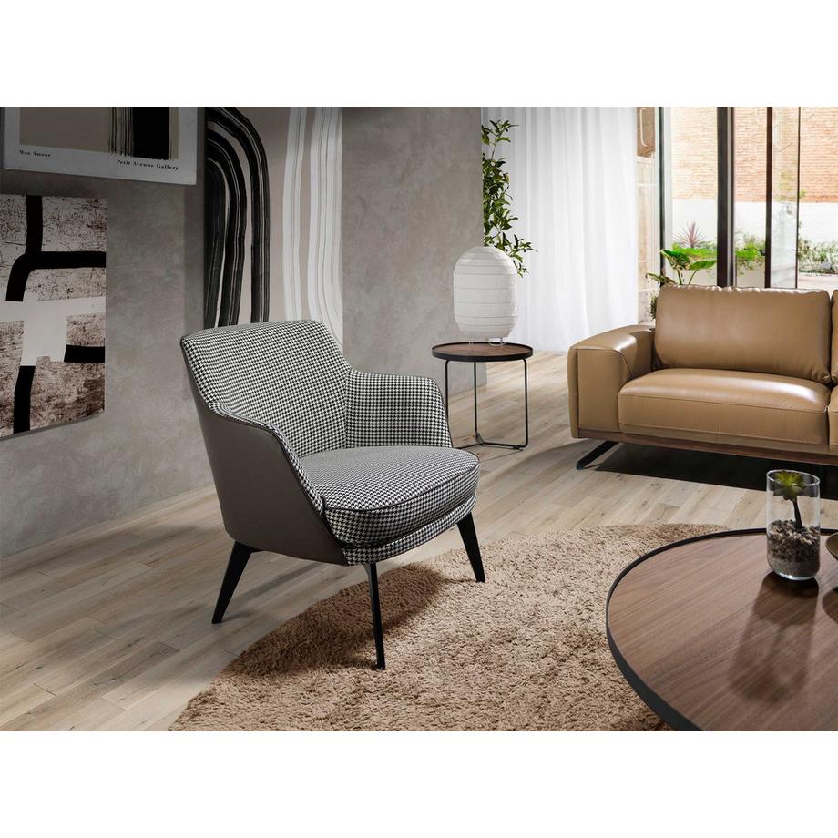 ANGEL CERDA Poltrona in tessuto bianco e nero ed ecopelle marrone cioccolato  