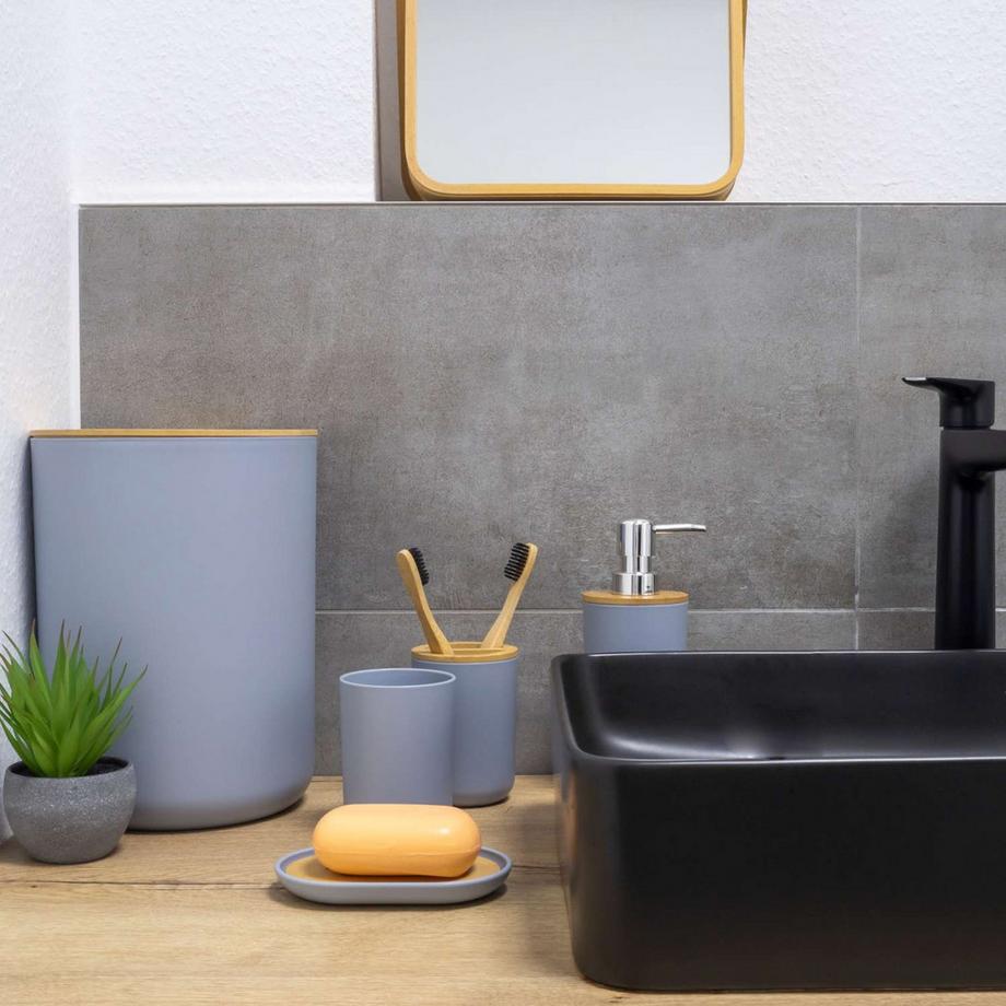 Intirilife Intirilife Set d'accessoires de salle de bain en bambou et plastique  