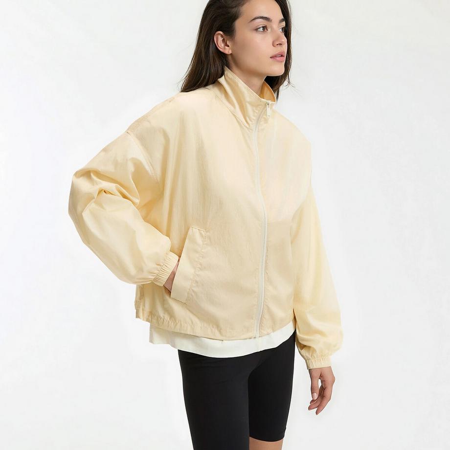 Kurze winddichte Jacke mit Reissverschluss