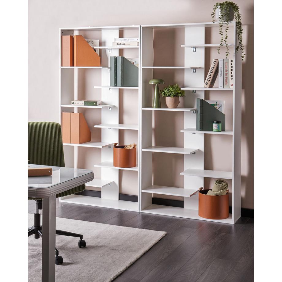Beliani Bücherregal mit 8 Ebenen aus Faserplatte Skandinavisch FONTAS  