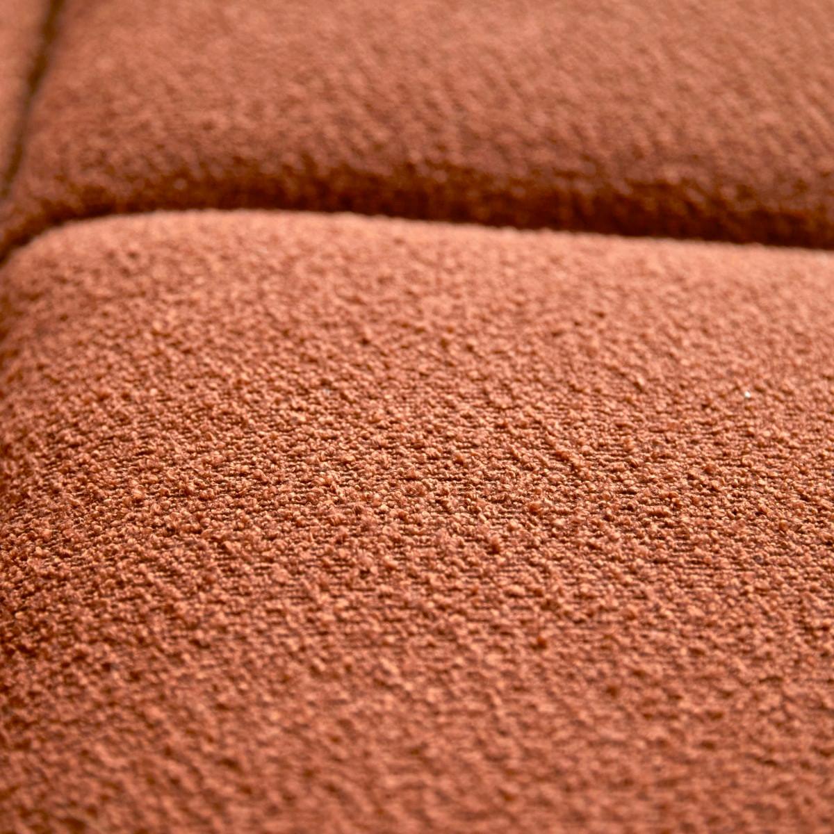 Tikamoon 2-Sitzer-Sofa mit massivem Akazienholzgestell und terracottafarbenem Stoffbezug Soren  