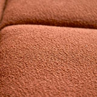 Tikamoon 2-Sitzer-Sofa mit massivem Akazienholzgestell und terracottafarbenem Stoffbezug Soren  