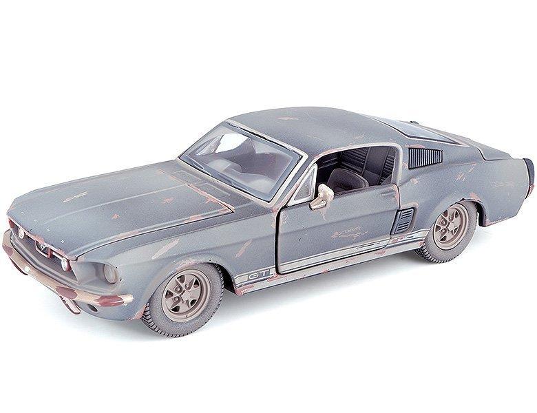 Maisto  1:24 Ford Mustang GT 1967 Old Friends 