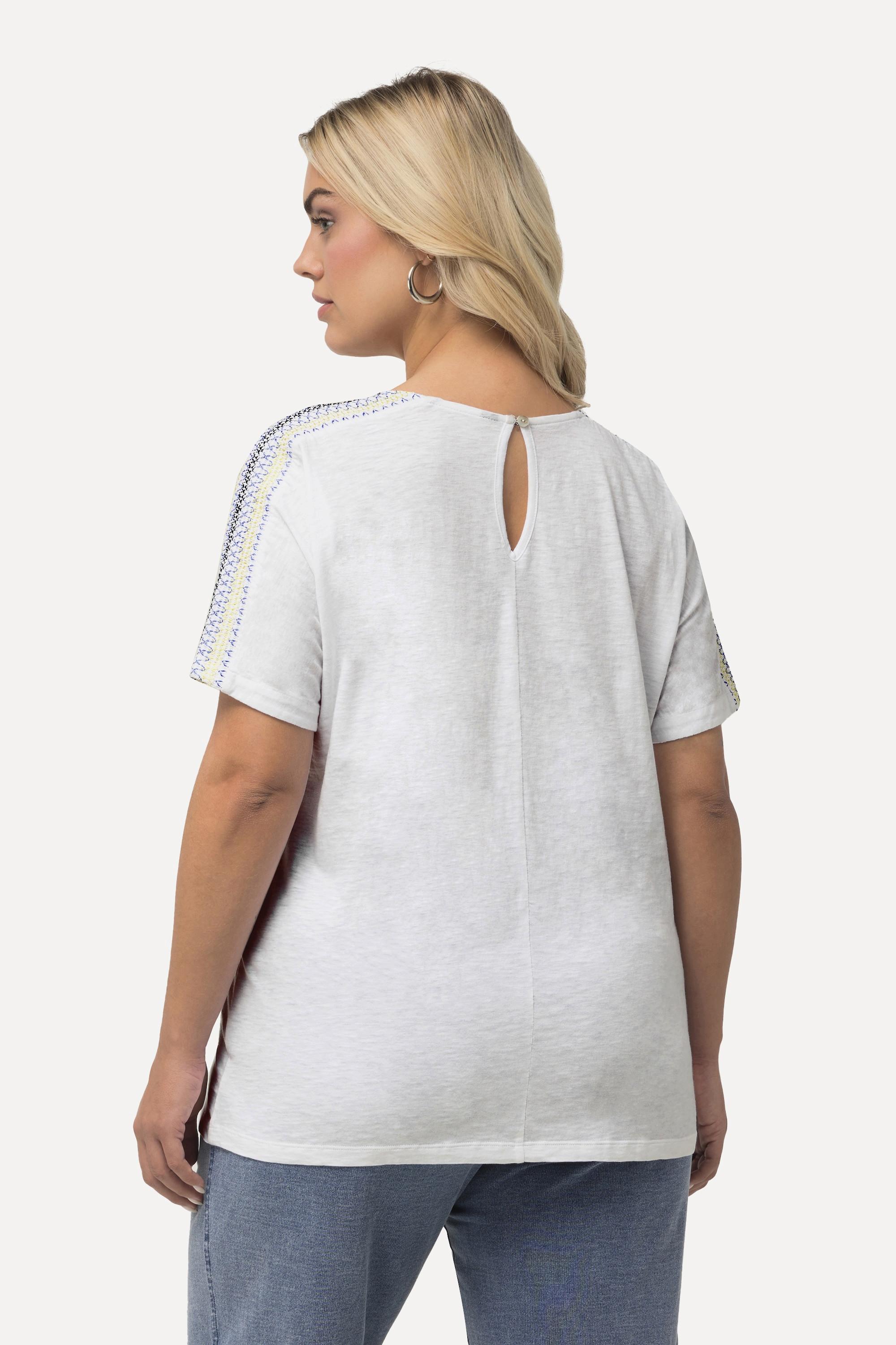 Ulla Popken  T-shirt con ricami, spalle a punto smock, scollo a girocollo e mezze maniche 