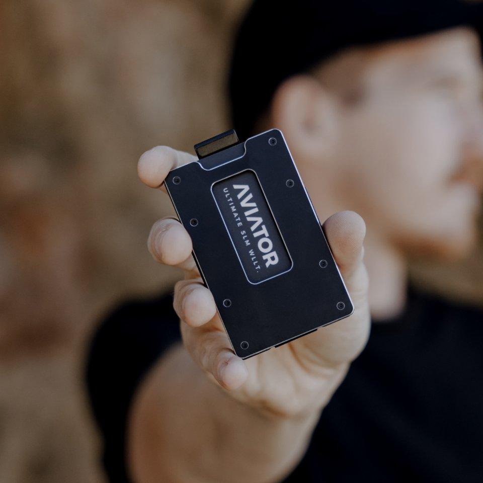 AVIATOR Smart Wallet Slide Obsidian mit AirTag Cash Clip  