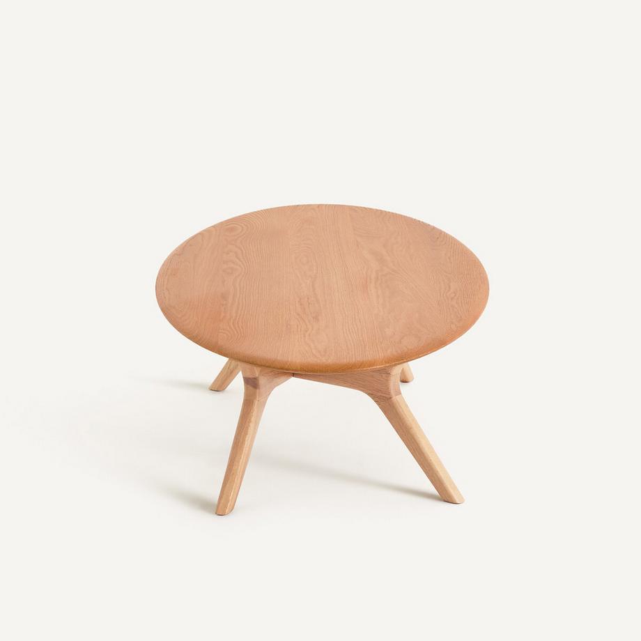 AM.PM Ellipsenförmiger Couchtisch MARICIELO aus massiver Eiche  
