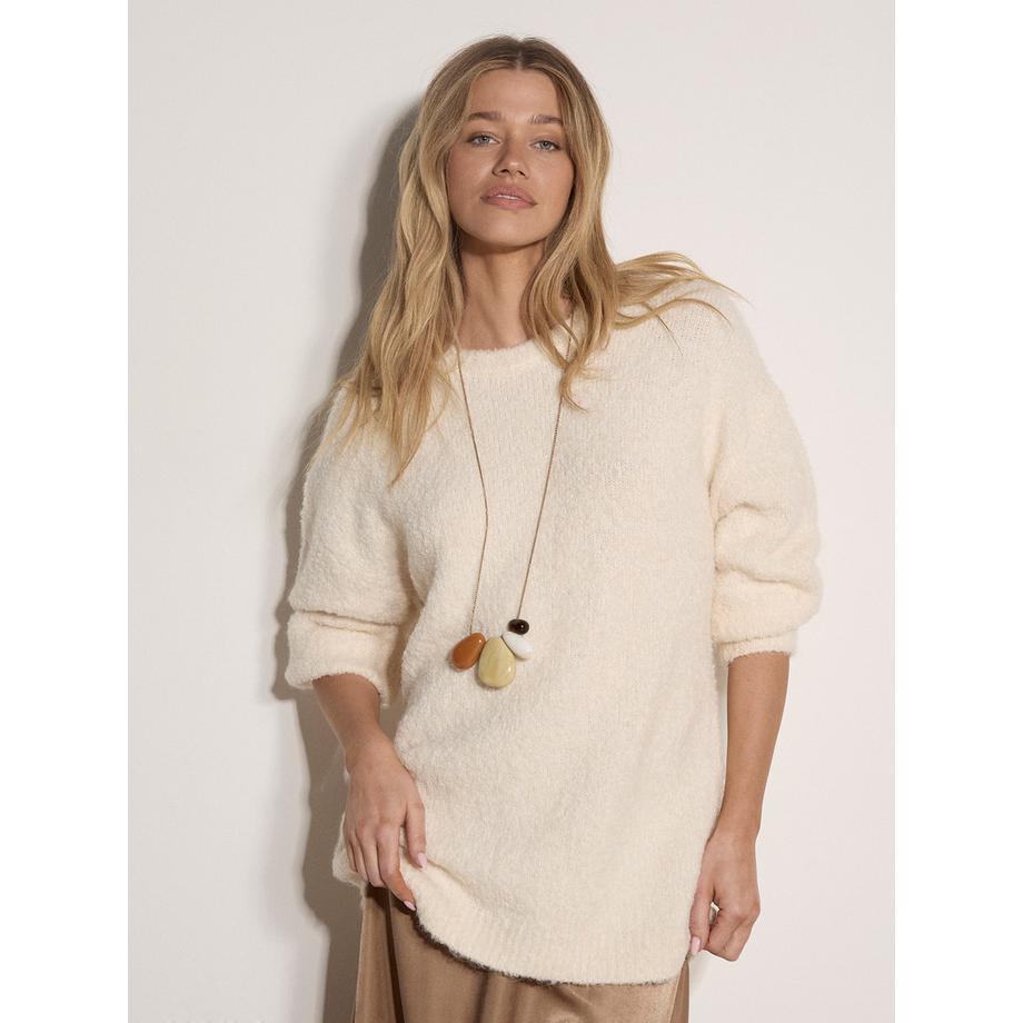 Weicher, übergroßer, langer Pullover aus Bouclé