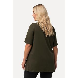 Ulla Popken  T-shirt dal taglio svasato con scollo a V e mezze maniche 