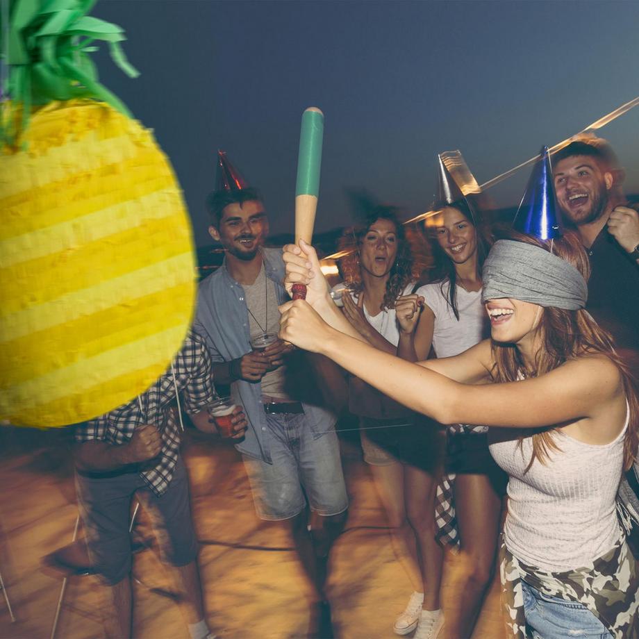 B2X  Piñata ananas 