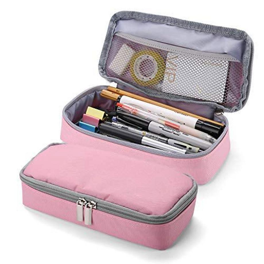 Federtasche mit Reißverschluss für Schüler in der Schule im Büro