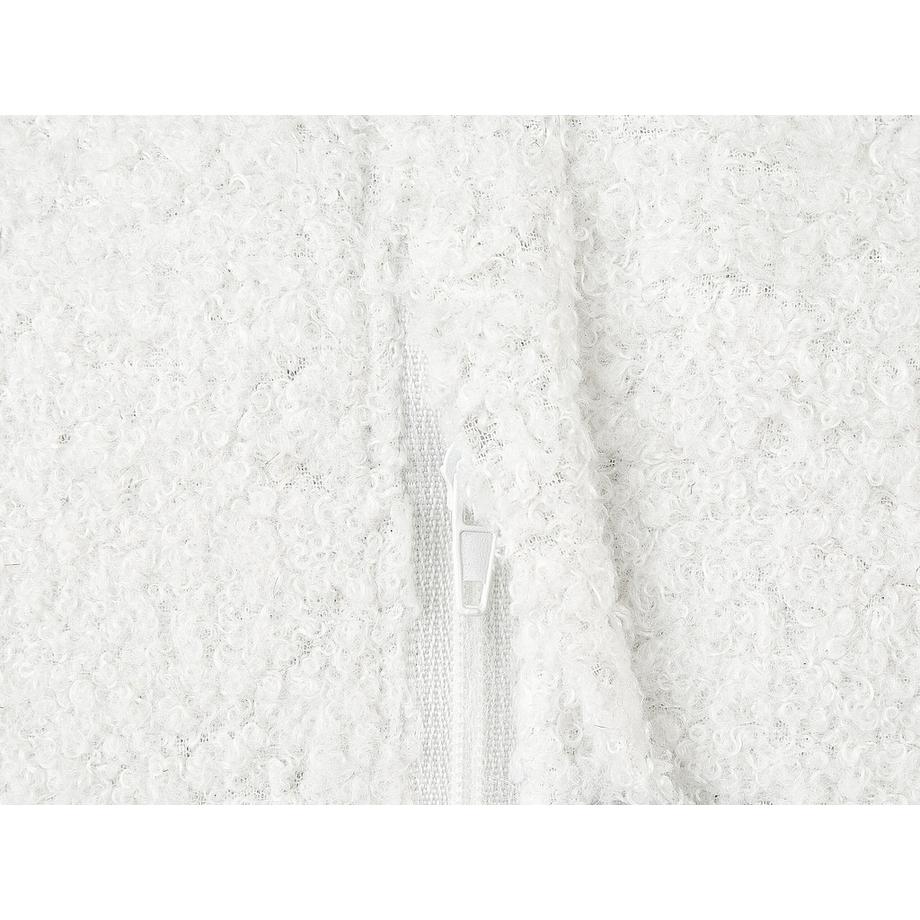 Beliani Dekokissen 2er Set aus Bouclé Modern RUTABAGA  