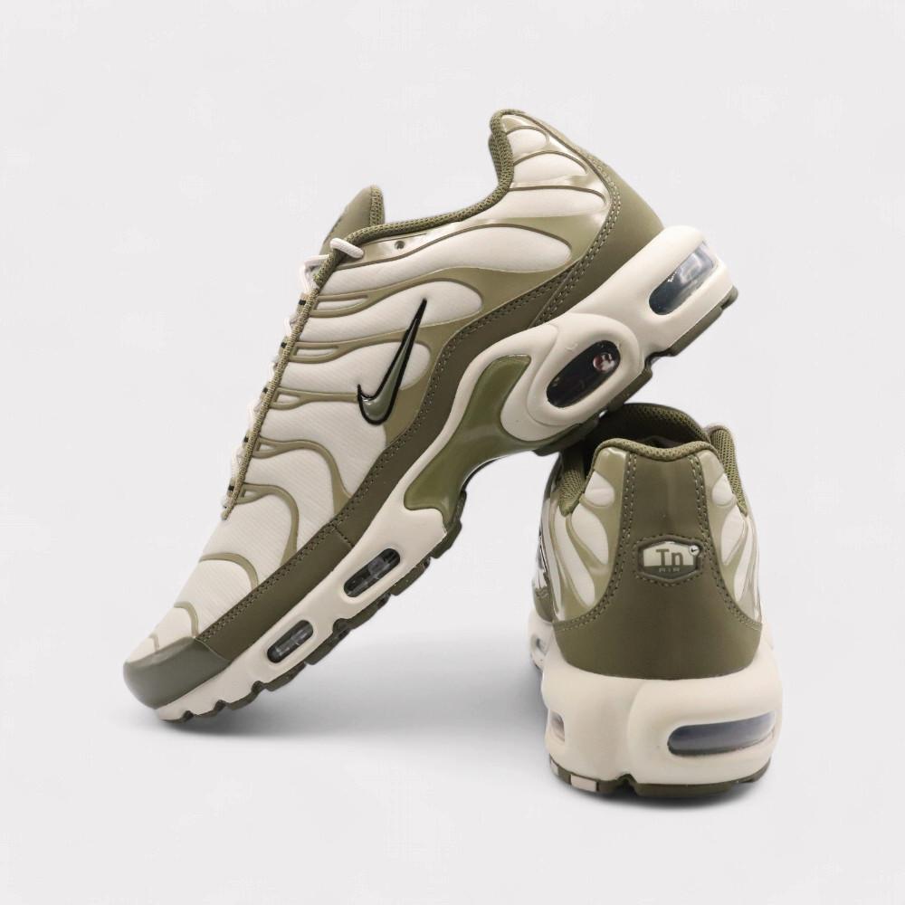 NIKE  Air Max Plus - Light Bone 