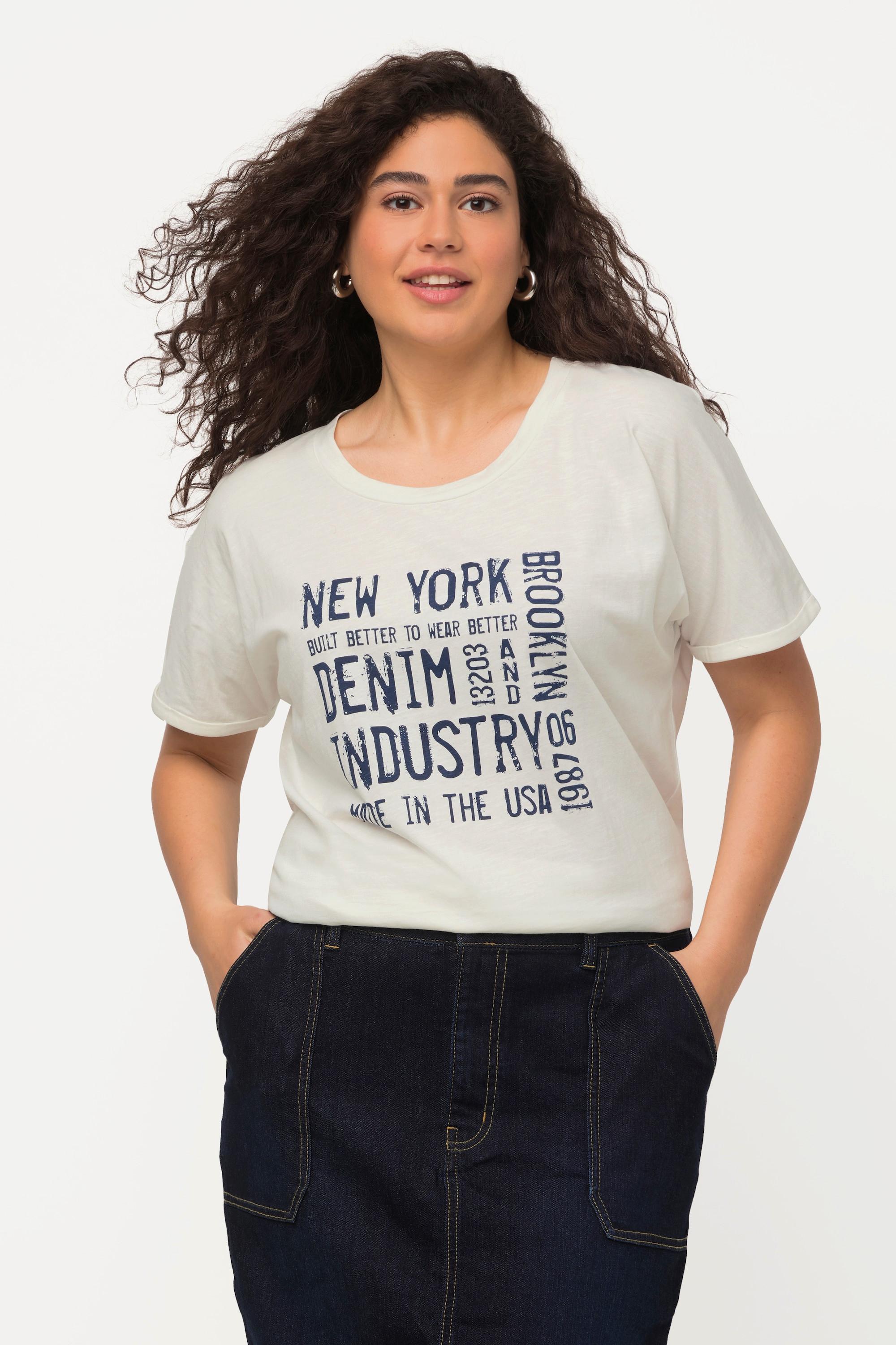 Ulla Popken  T-shirt dal taglio oversize con stampa dedicata al denim, scollo a girocollo e mezze maniche 