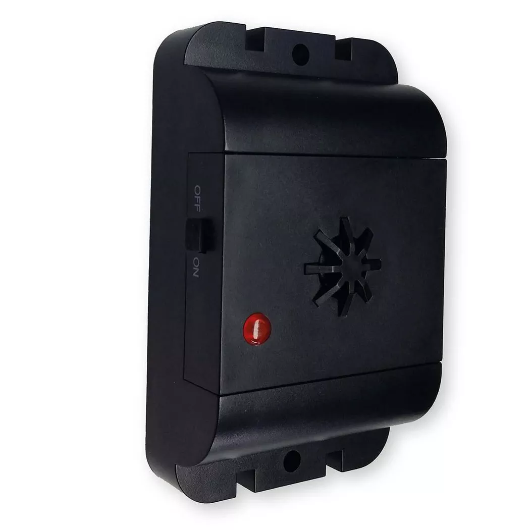 Isotronic Battery Powered Dog and Cat Repellent | 18 - 32 kHz | Outdoor