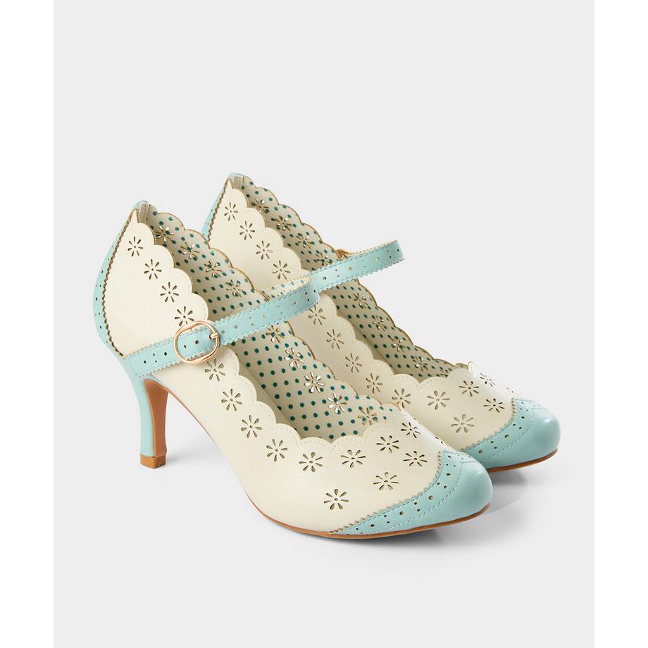 Joe Browns Riemchenschuhe mit floralem Durchbruchmuster  